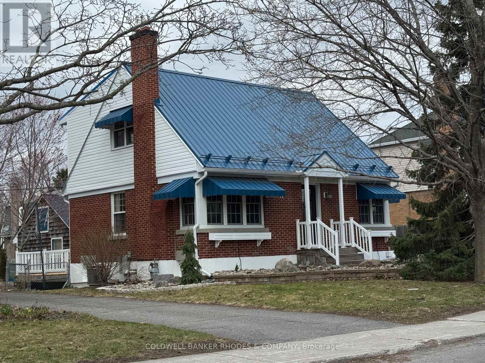 1329 Larose Avenue, Ottawa, Ontario  K1Z 7X4 - Photo 1 - X13758306