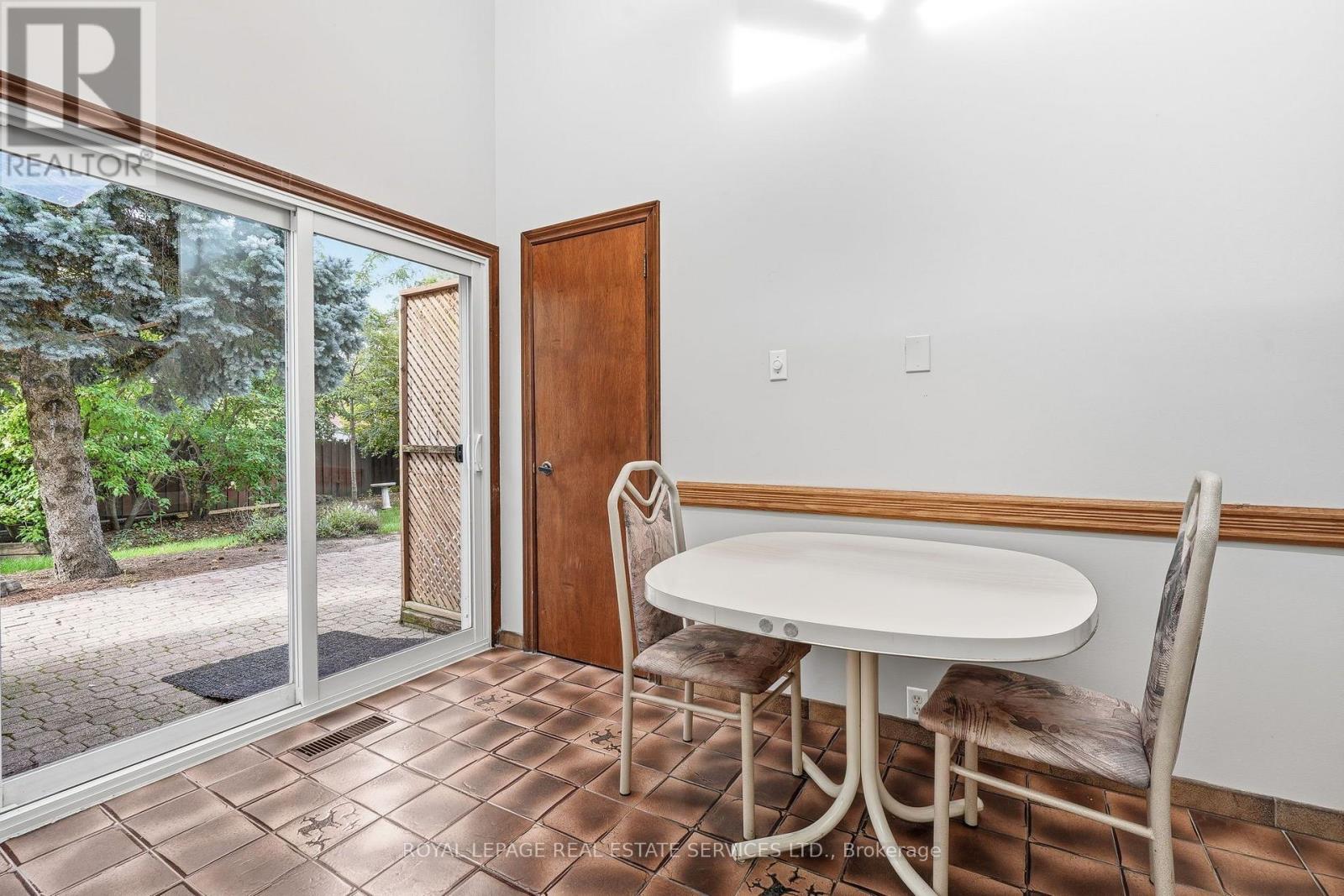 60 Bowshelm Court, Mississauga, Ontario  L5N 1K1 - Photo 13 - W13758716