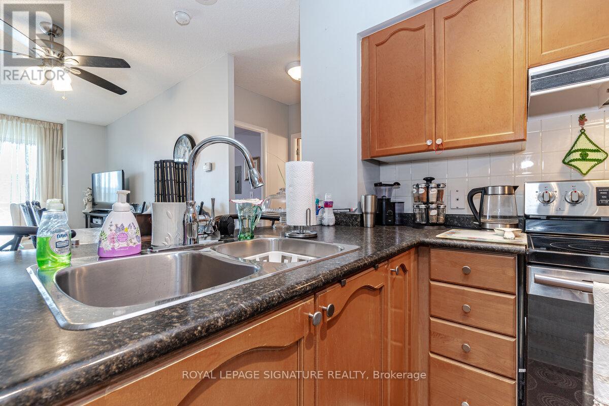 1410 - 38 Fontenay Court, Toronto, Ontario  M9A 5H5 - Photo 10 - W13758774