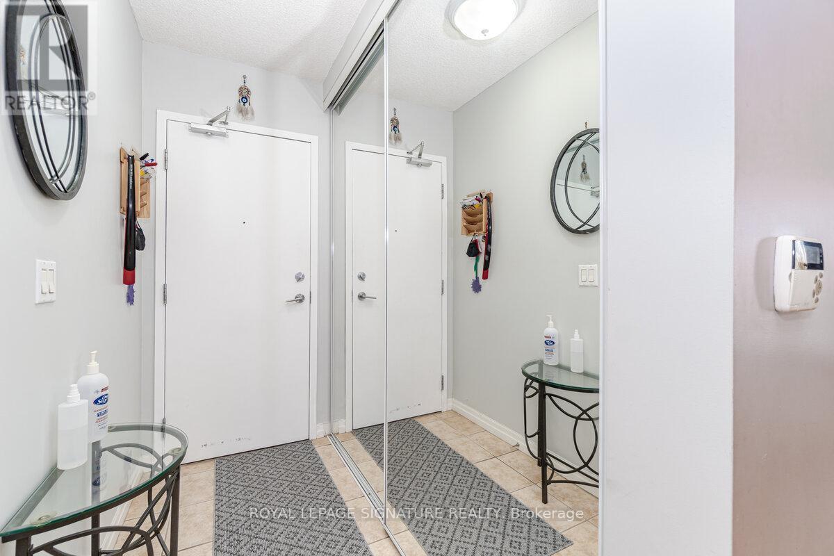 1410 - 38 Fontenay Court, Toronto, Ontario  M9A 5H5 - Photo 3 - W13758774