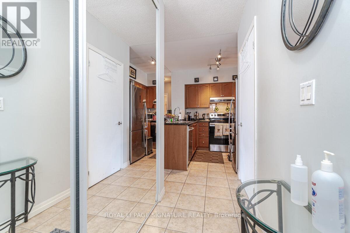 1410 - 38 Fontenay Court, Toronto, Ontario  M9A 5H5 - Photo 4 - W13758774