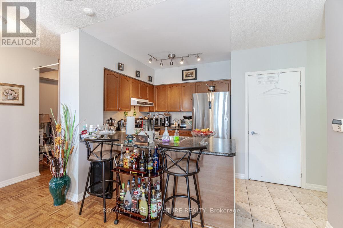1410 - 38 Fontenay Court, Toronto, Ontario  M9A 5H5 - Photo 5 - W13758774