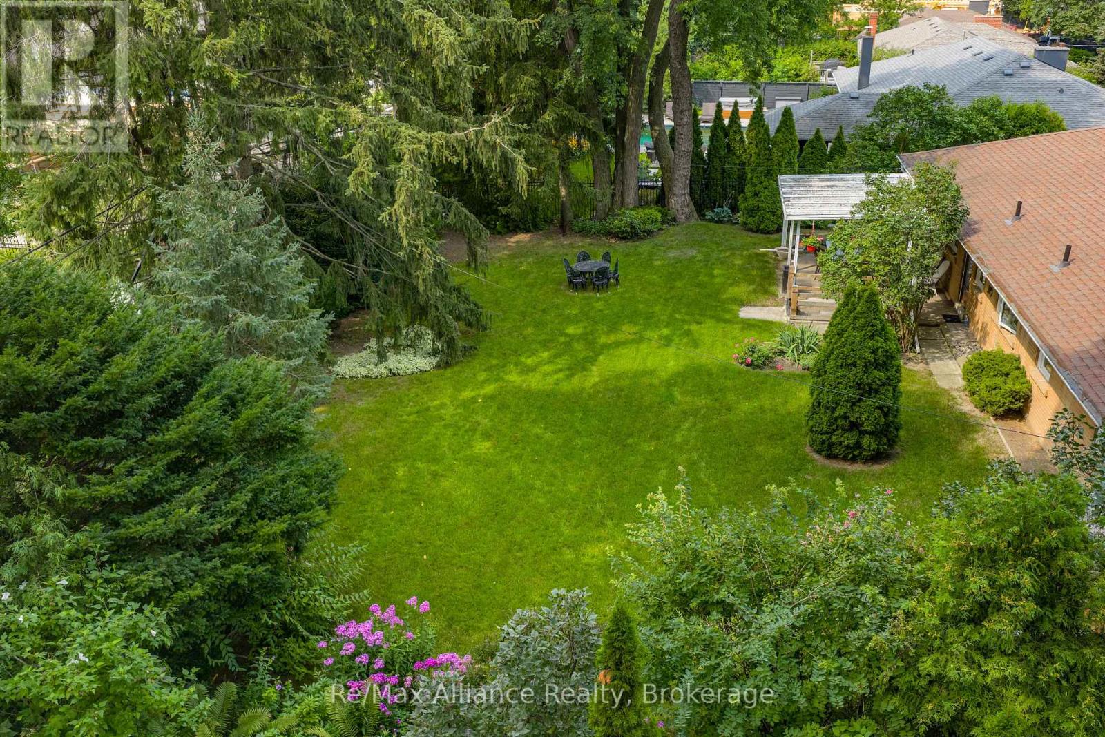410 The Kingsway, Toronto, Ontario  M9A 3V9 - Photo 20 - W13755900