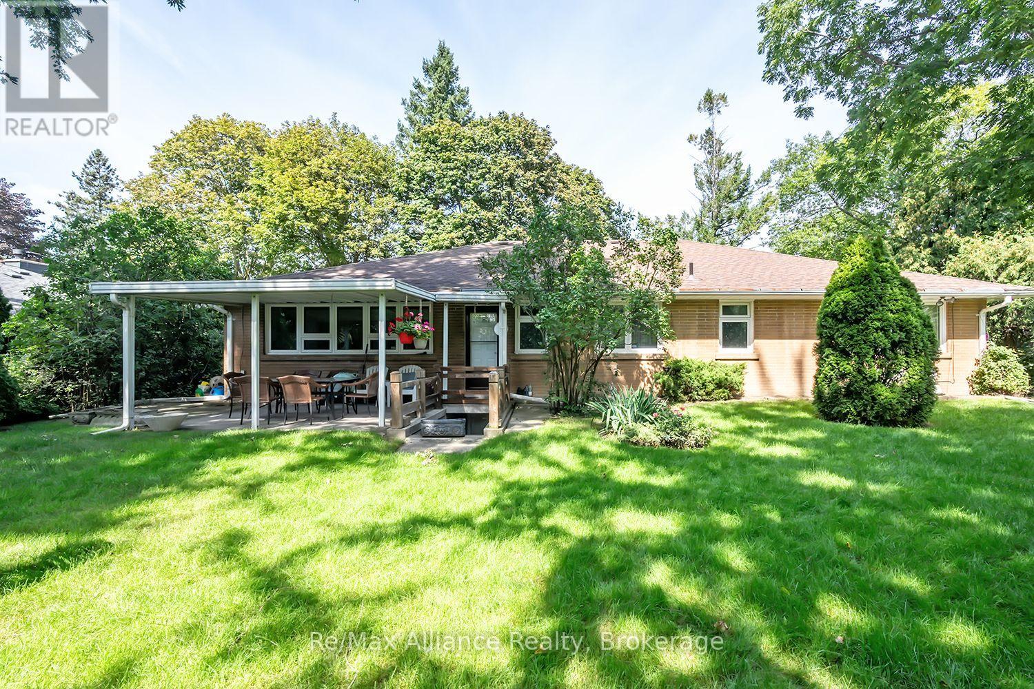 410 The Kingsway, Toronto, Ontario  M9A 3V9 - Photo 9 - W13755900