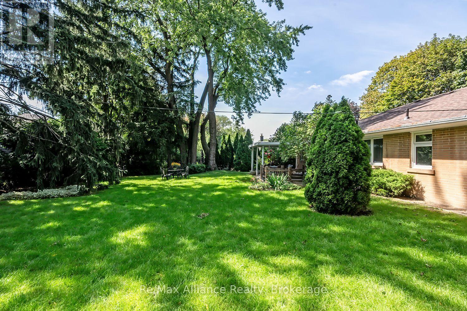 410 The Kingsway, Toronto, Ontario  M9A 3V9 - Photo 7 - W13755900