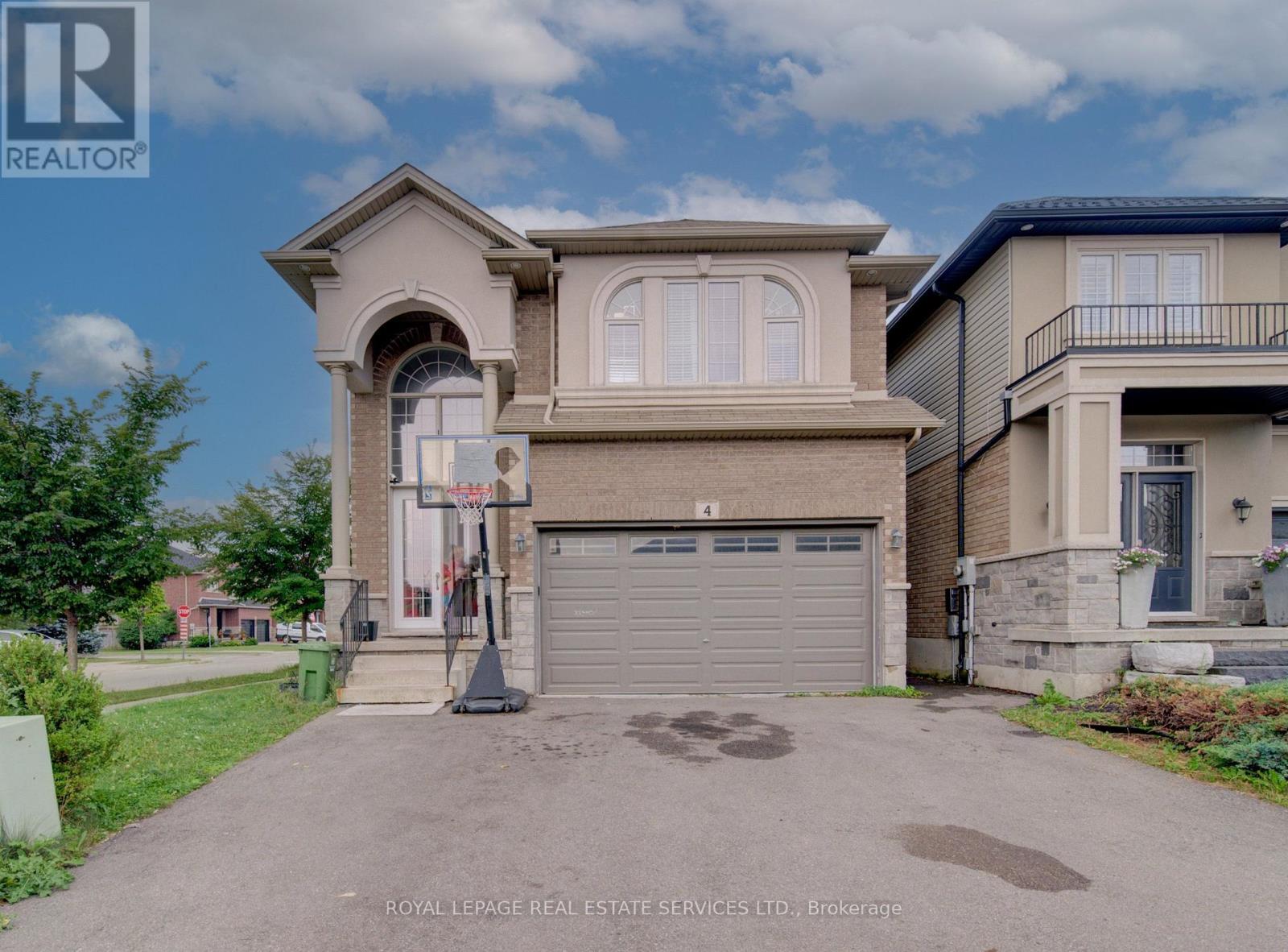 4 CHARTWELL CIRCLE S, Hamilton, Ontario