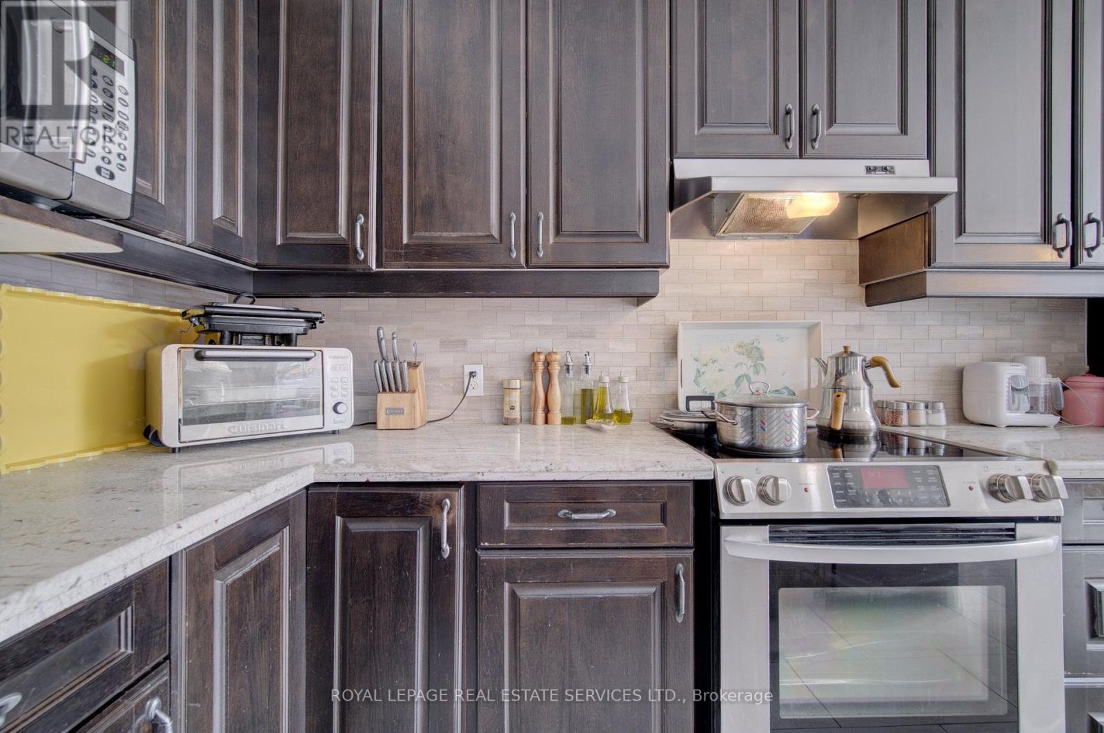 4 Chartwell Circle S, Hamilton, Ontario L9A 0B6 - Photo 10 - X13758734