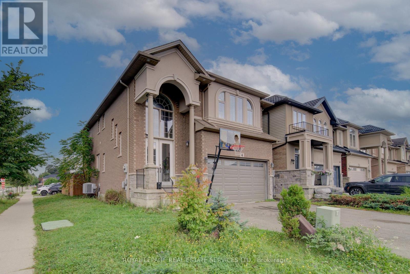 4 Chartwell Circle S, Hamilton, Ontario L9A 0B6 - Photo 2 - X13758734