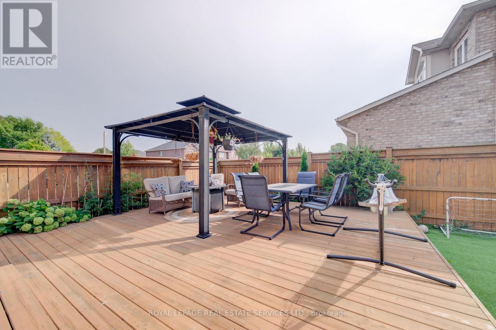 4 Chartwell Circle S, Hamilton, Ontario L9A 0B6 - Photo 35 - X13758734