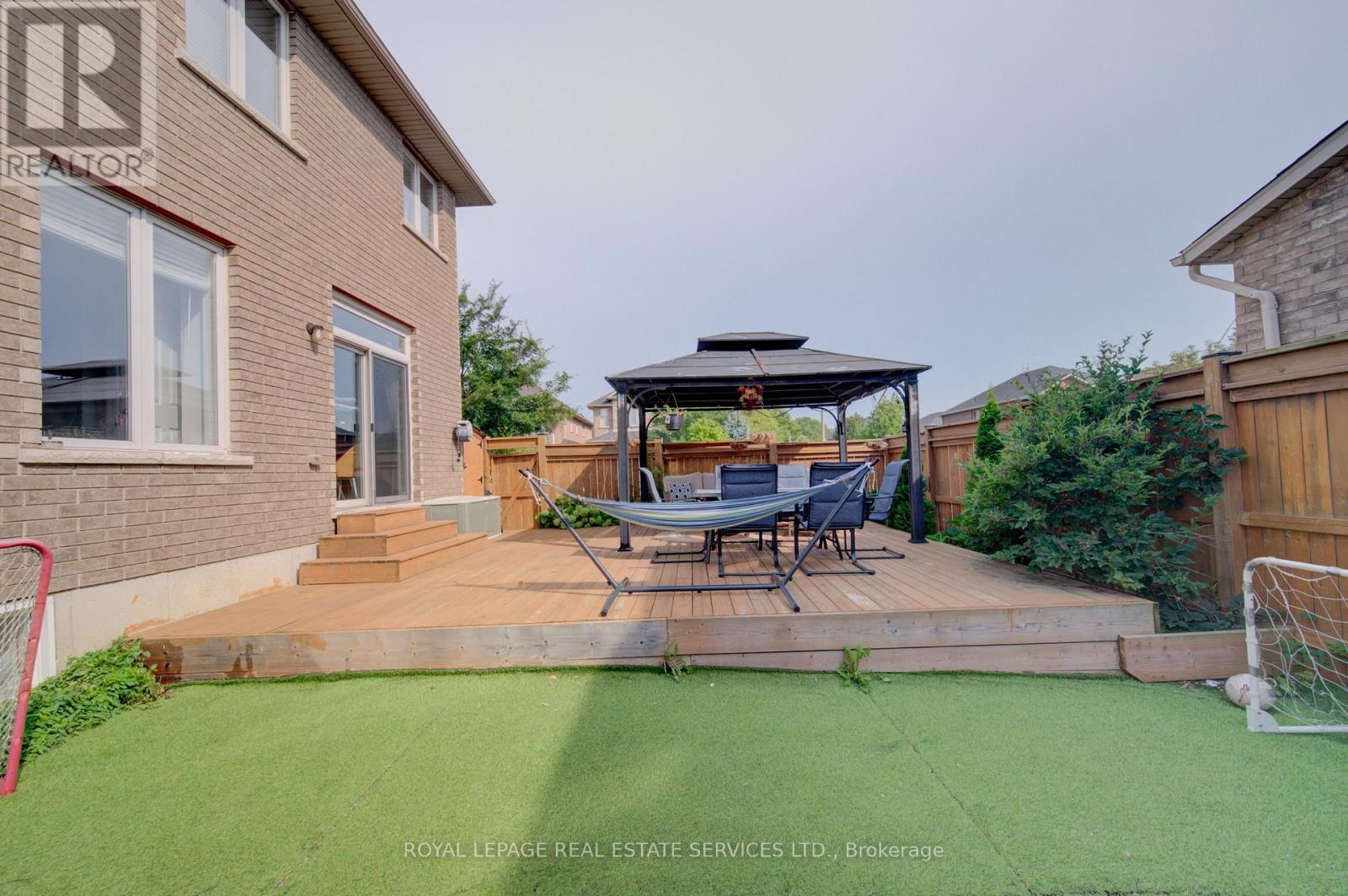 4 Chartwell Circle S, Hamilton, Ontario L9A 0B6 - Photo 38 - X13758734
