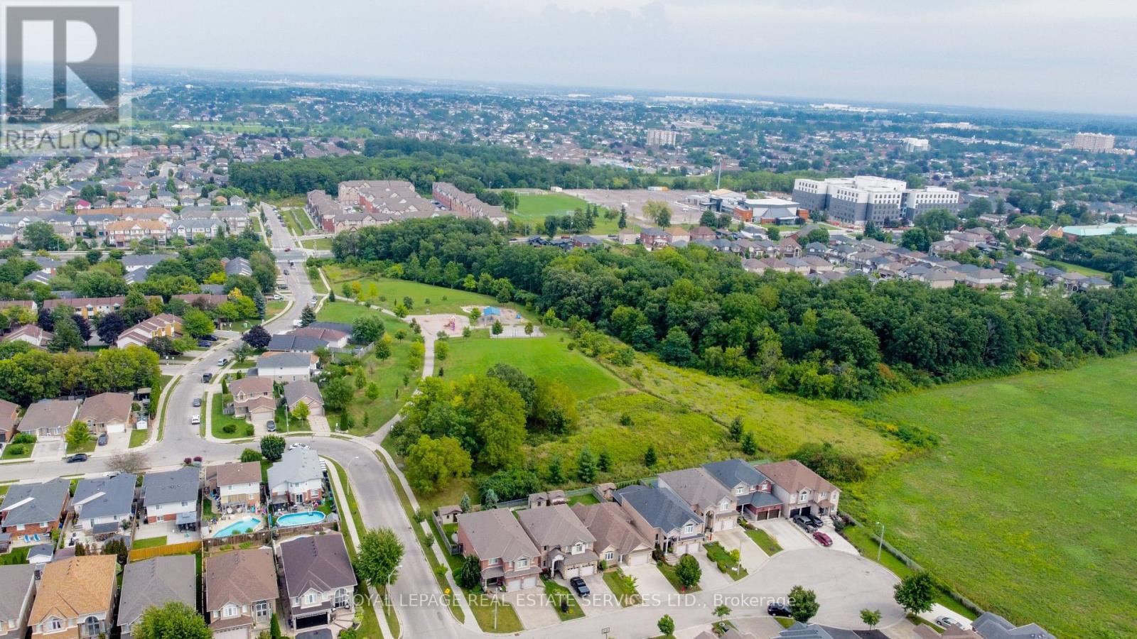 4 Chartwell Circle S, Hamilton, Ontario L9A 0B6 - Photo 46 - X13758734
