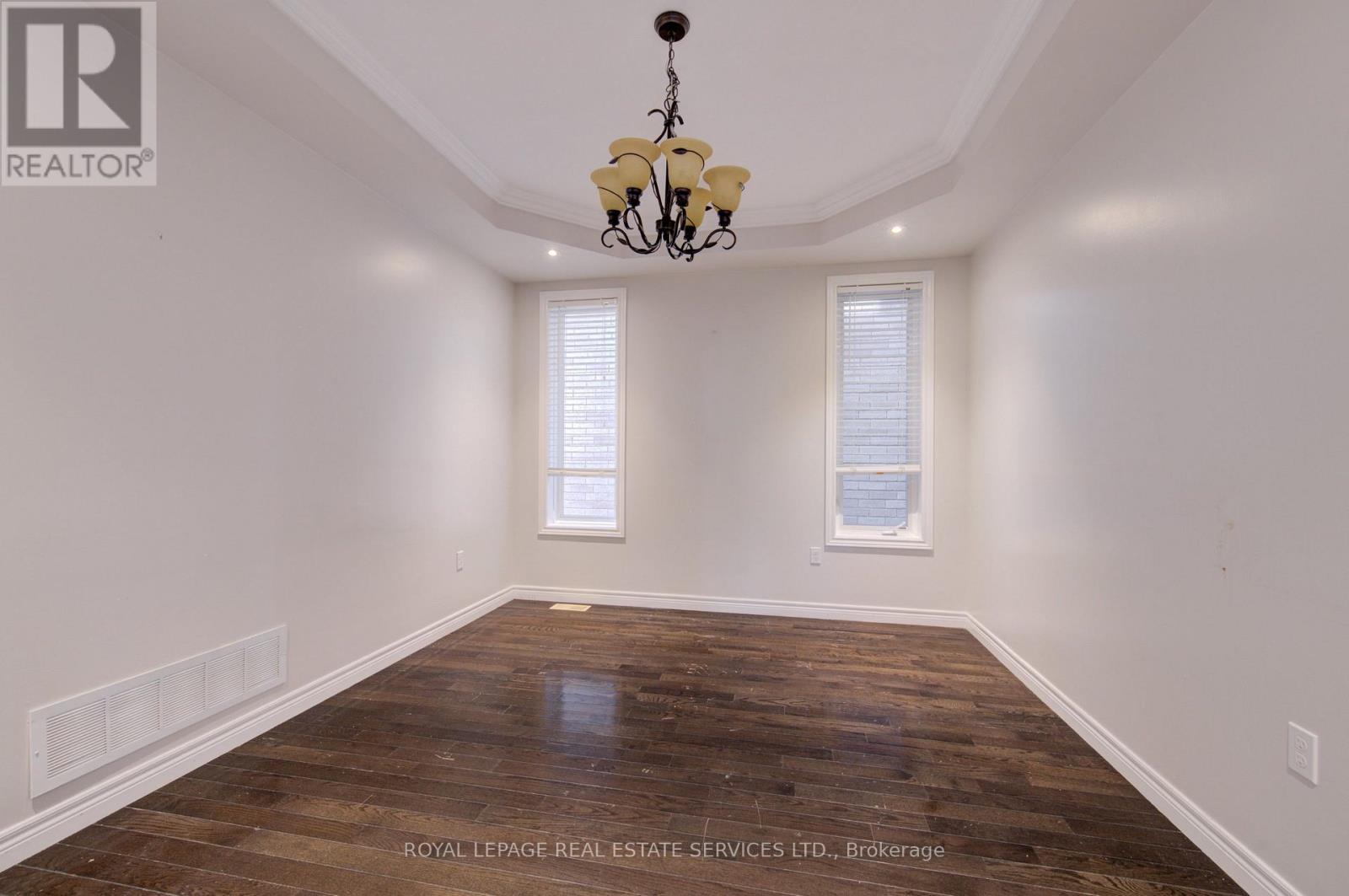 4 Chartwell Circle S, Hamilton, Ontario L9A 0B6 - Photo 7 - X13758734