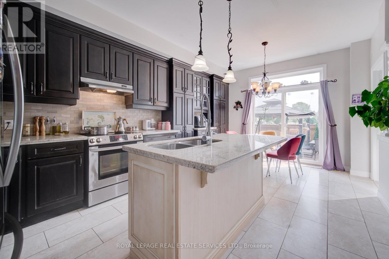 4 Chartwell Circle S, Hamilton, Ontario L9A 0B6 - Photo 9 - X13758734