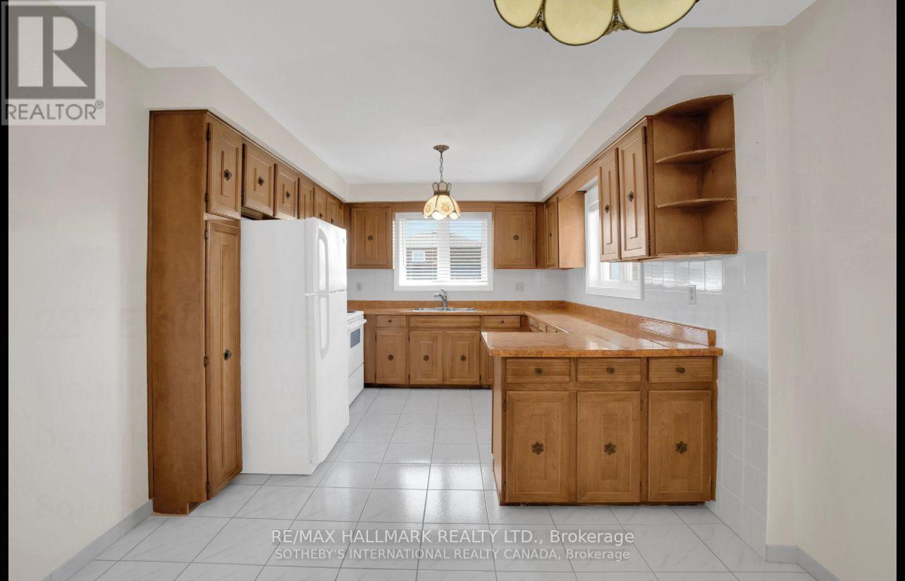 227 Elgin Mills(Main Floor) Road W, Richmond Hill, Ontario  L4C 4M1 - Photo 17 - N13648896