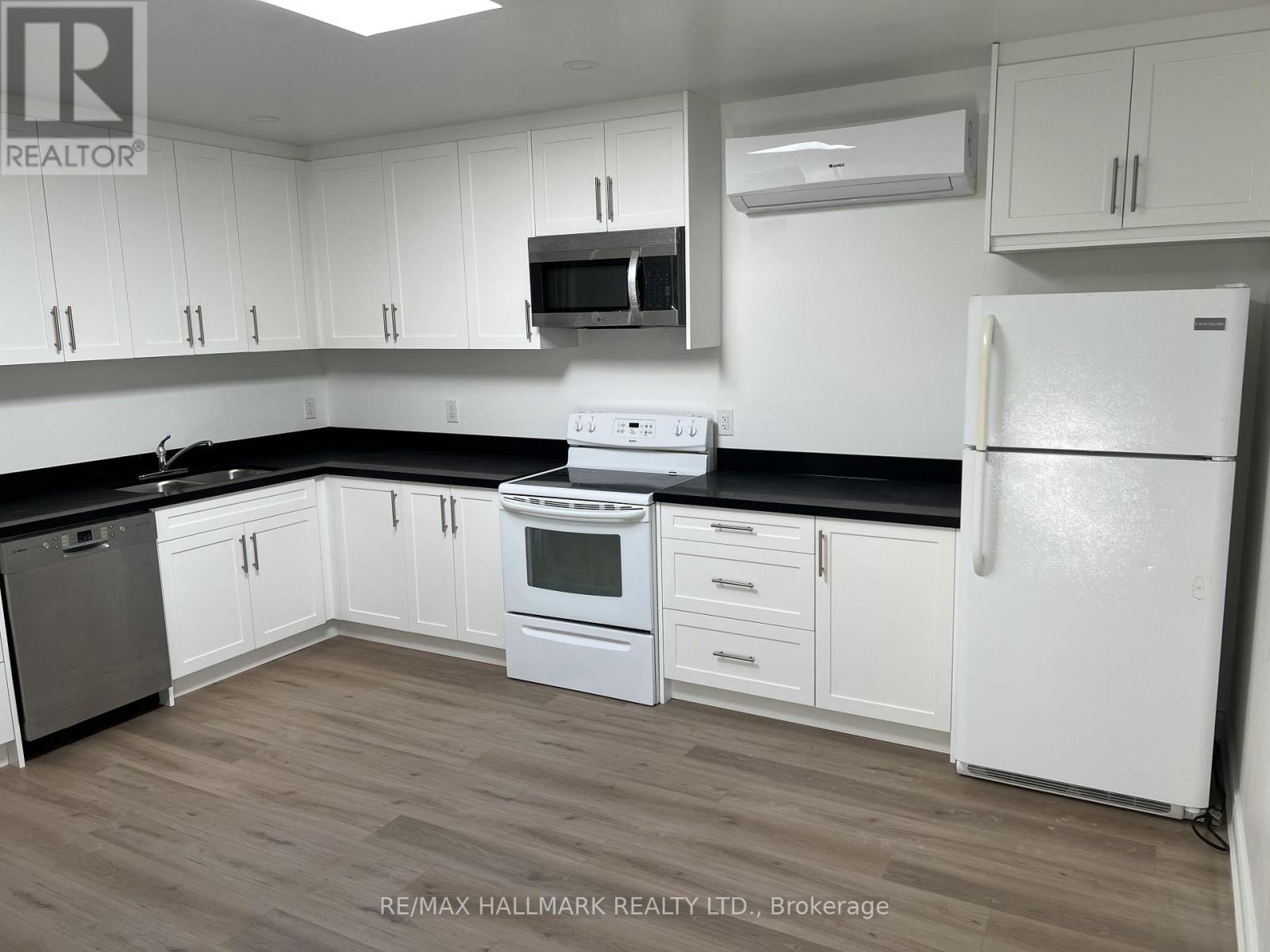 48r Bradgate Road, Toronto, Ontario  M3B 1J8 - Photo 4 - C13663164
