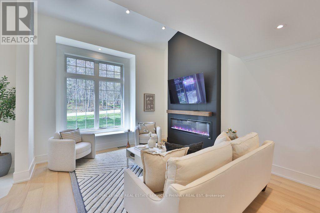 1340 Contour Drive, Mississauga, Ontario  L5H 1B2 - Photo 6 - W13572796