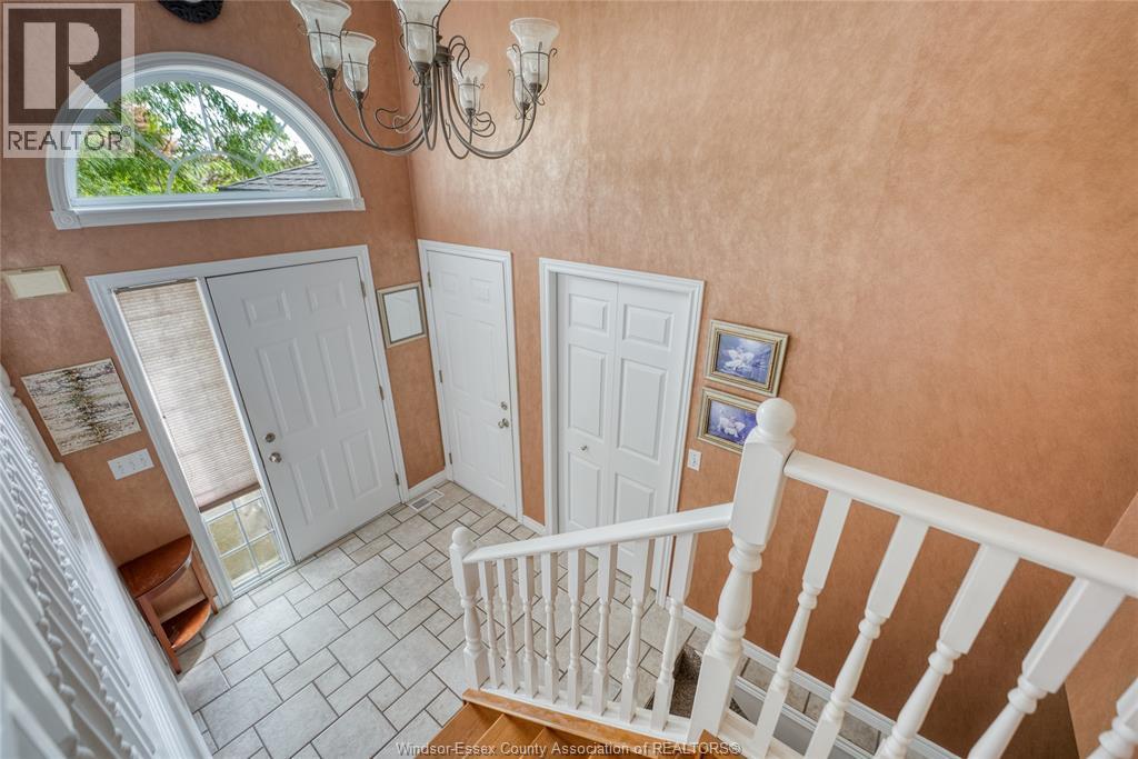 1610 Chornoby Crescent, Tecumseh, Ontario  N8N 4W3 - Photo 4 - 26021236