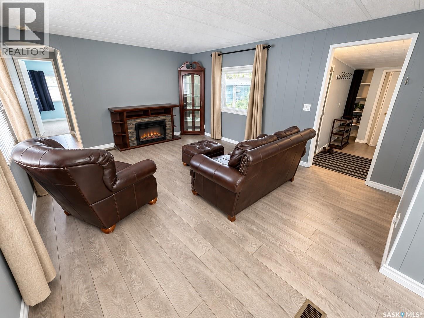 1746 Coteau Avenue, Weyburn, Saskatchewan  S4H 2R7 - Photo 3 - SK047860