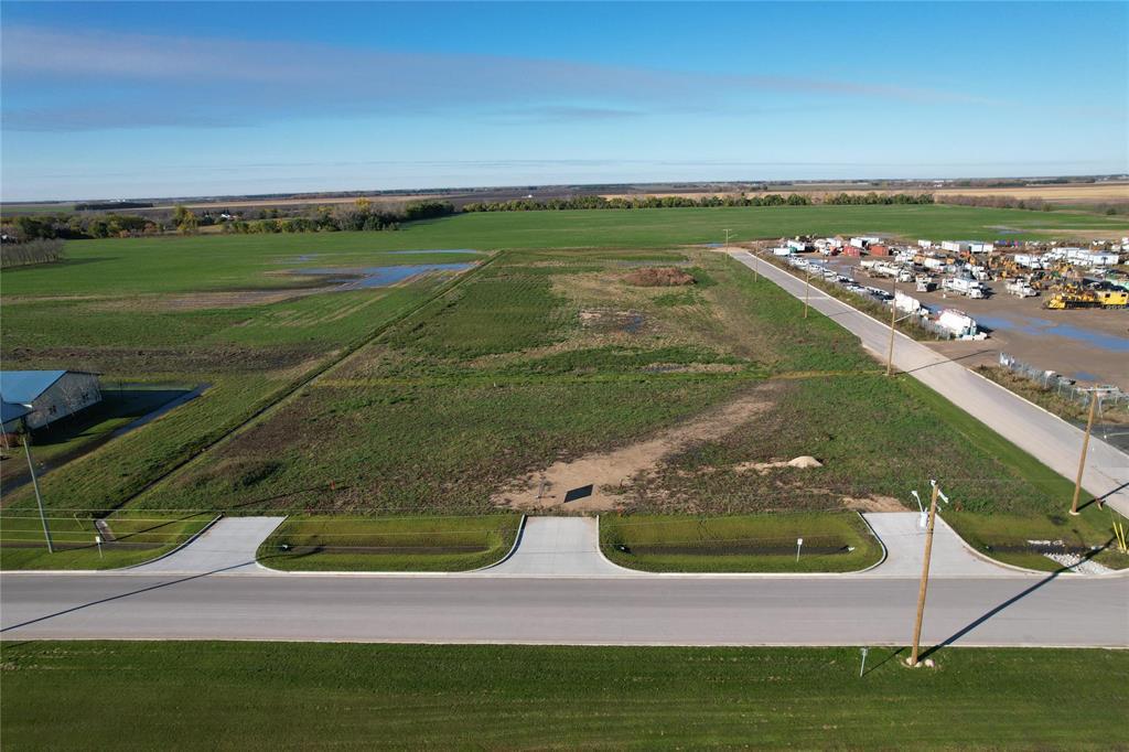 72 Industrial Drive, New Bothwell, Manitoba  R0A 1C0 - Photo 2 - 202622573