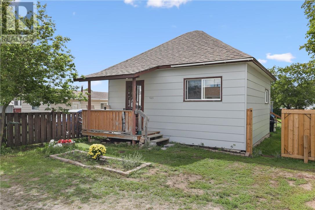 425 Wood Street, Espanola, Ontario  P5E 1M5 - Photo 1 - 2130242