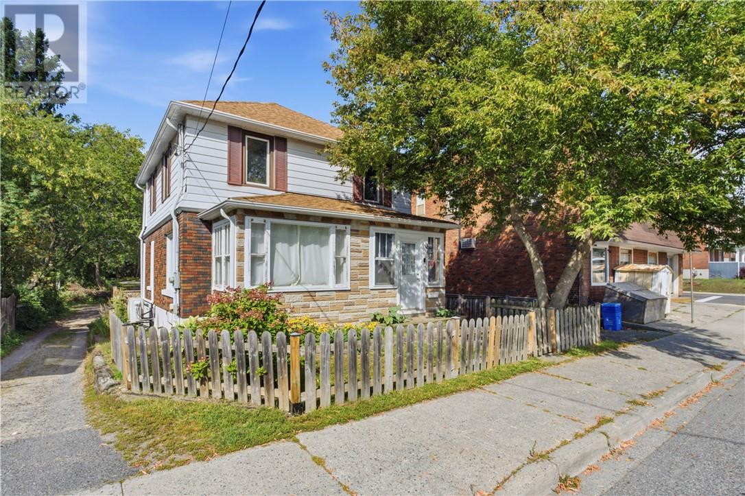 65 Eyre Street, Sudbury, Ontario  P3C 4A6 - Photo 2 - 2130238