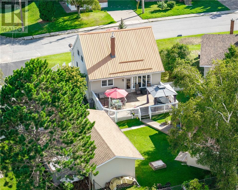 69 Pine Street, Onaping, Ontario  P0M 1R0 - Photo 2 - 2130146
