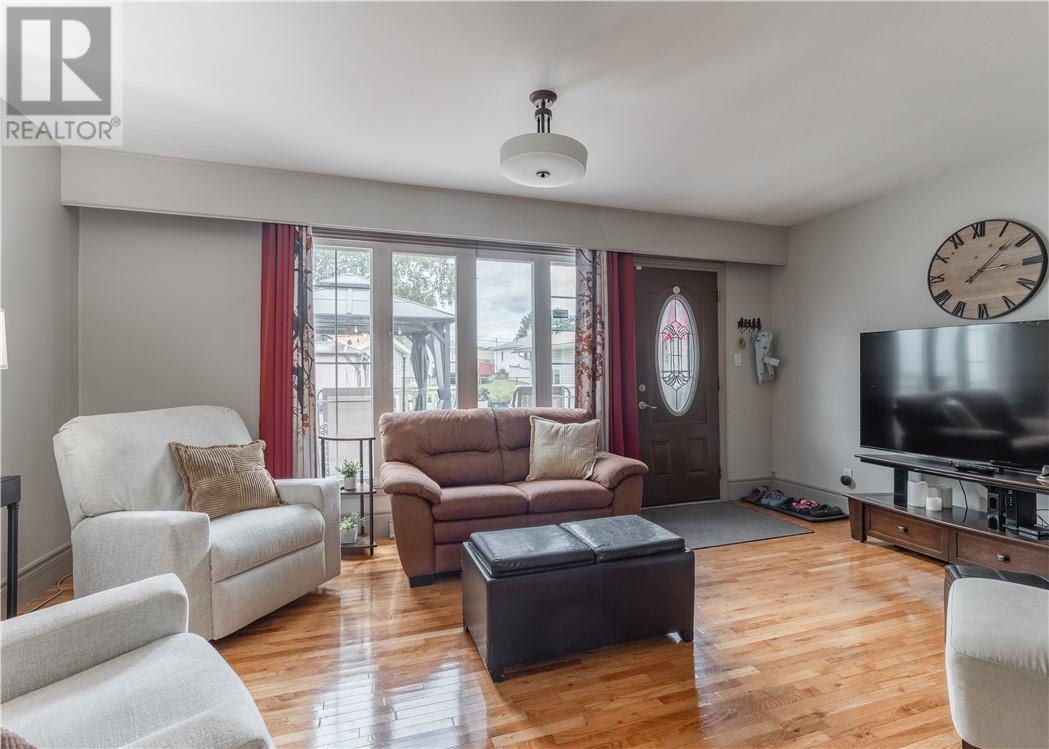 69 Pine Street, Onaping, Ontario  P0M 1R0 - Photo 9 - 2130146