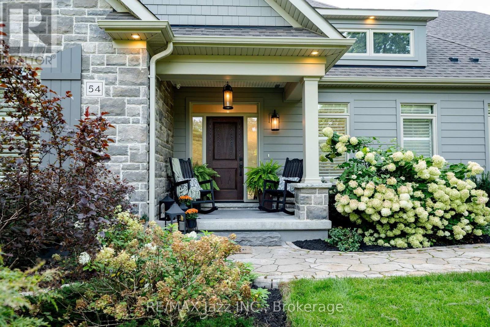 54 Ward Street, Whitby, Ontario  L1M 1G8 - Photo 3 - E13759052