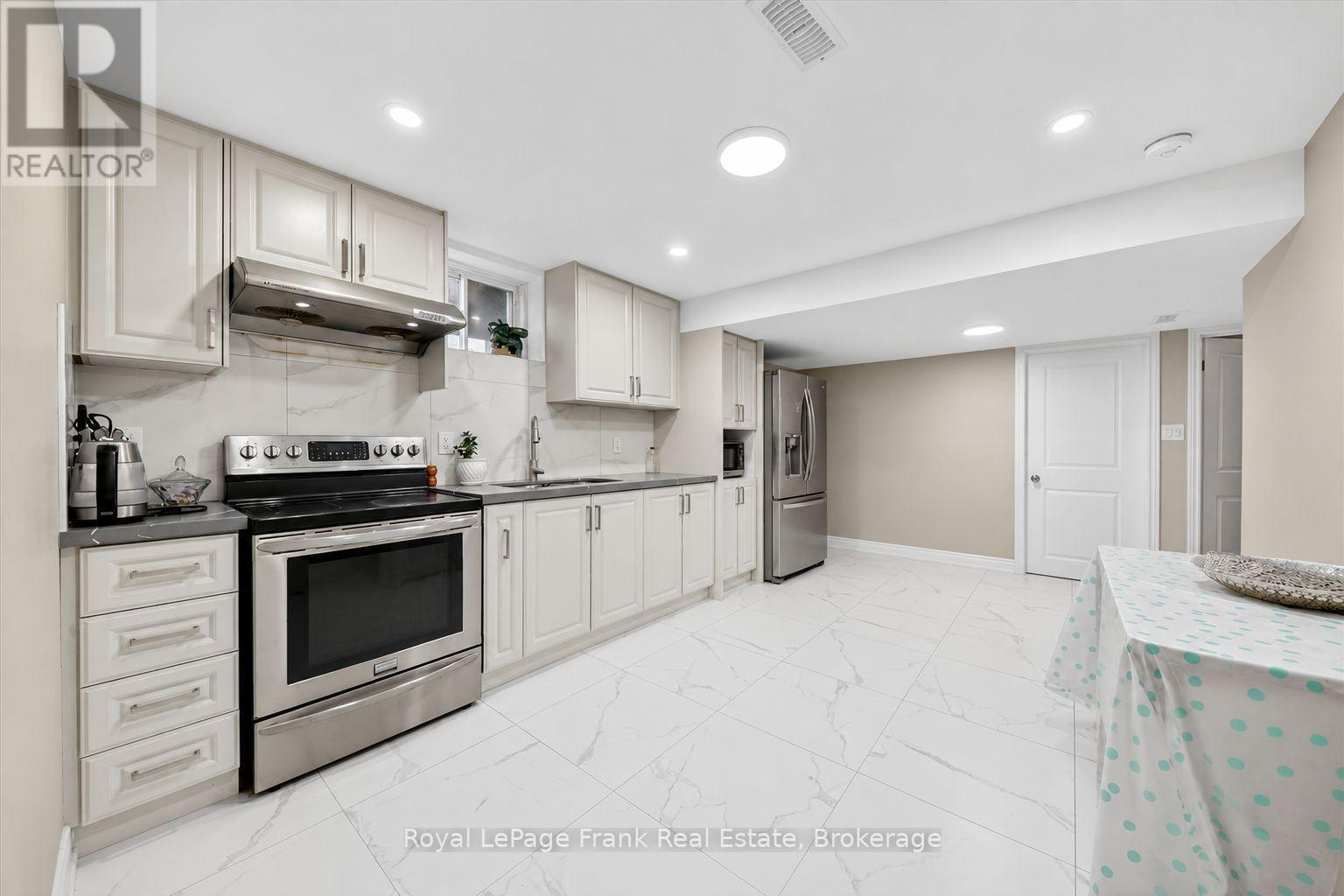 1159 Dragonfly Ave Avenue, Pickering, Ontario  L1X 0G1 - Photo 5 - E13759090