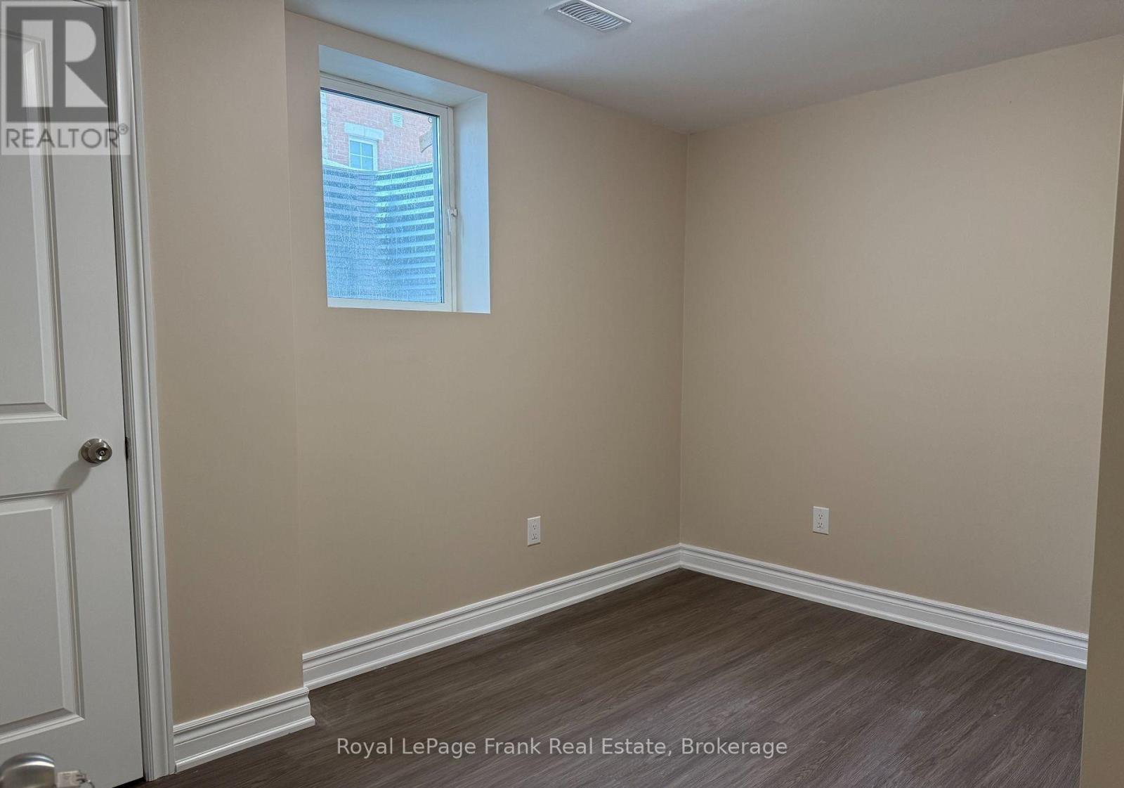 1159 Dragonfly Ave Avenue, Pickering, Ontario  L1X 0G1 - Photo 8 - E13759090