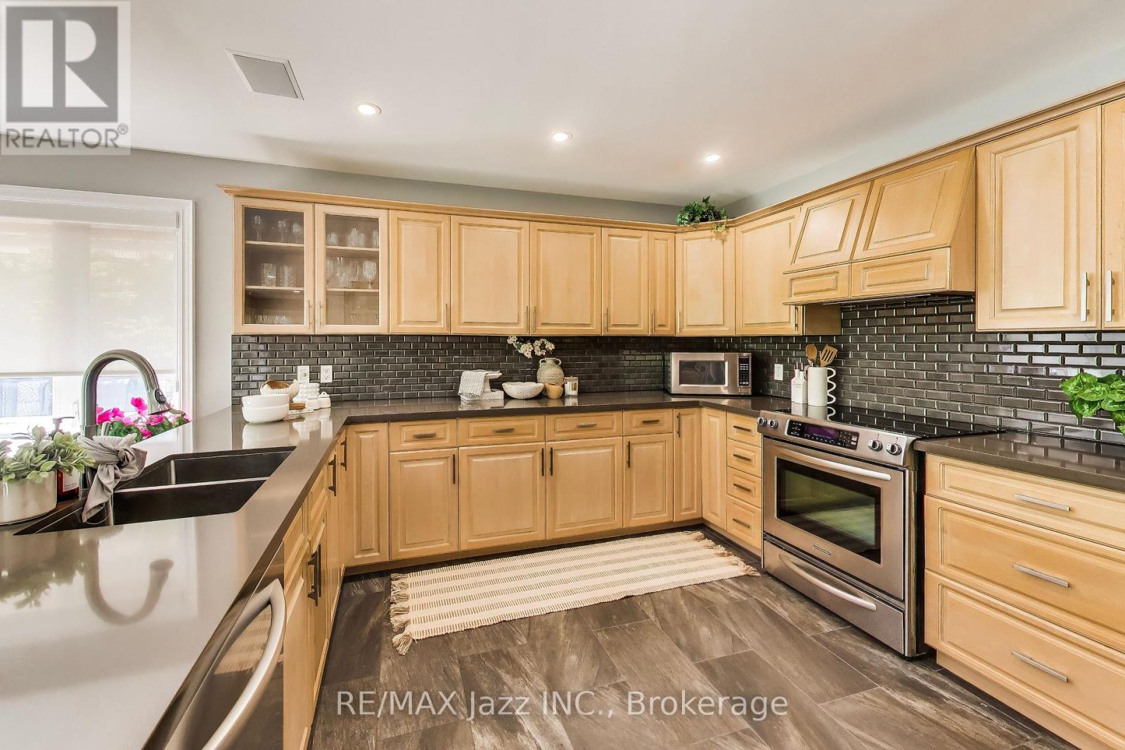 45 Windsor Valley Place, Clarington, Ontario  L1E 1J4 - Photo 11 - E13759094