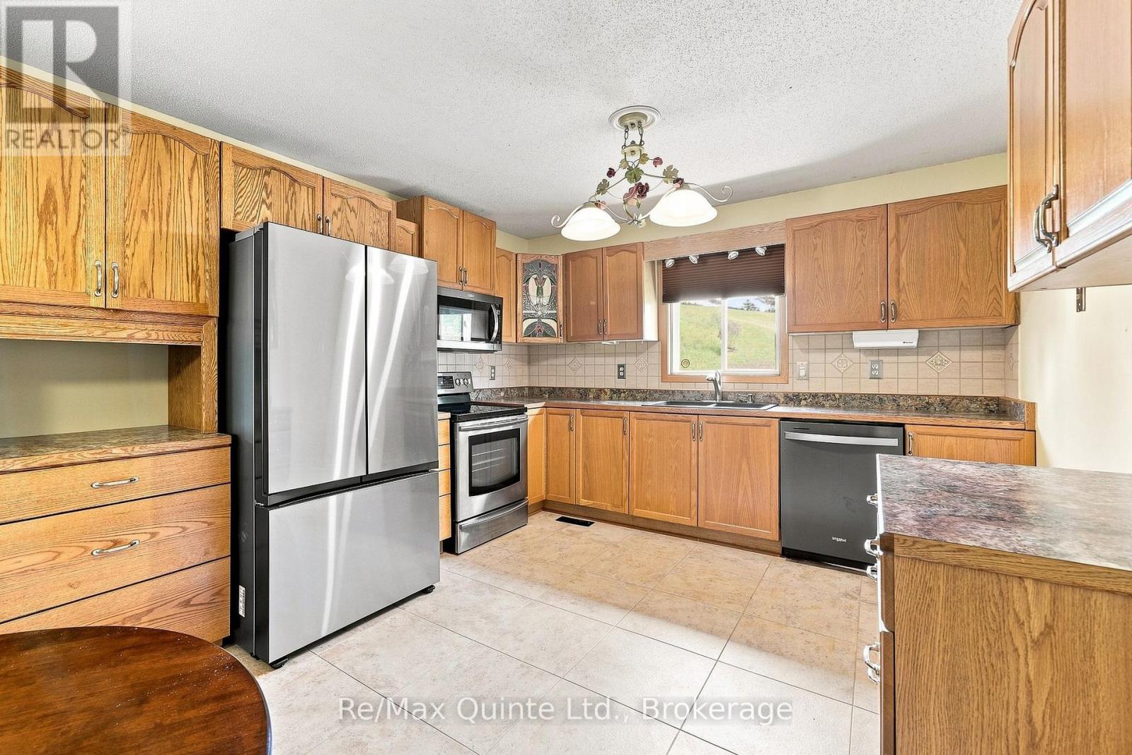 51 Bay Street, Quinte West, Ontario  K8V 1H4 - Photo 11 - X13758912