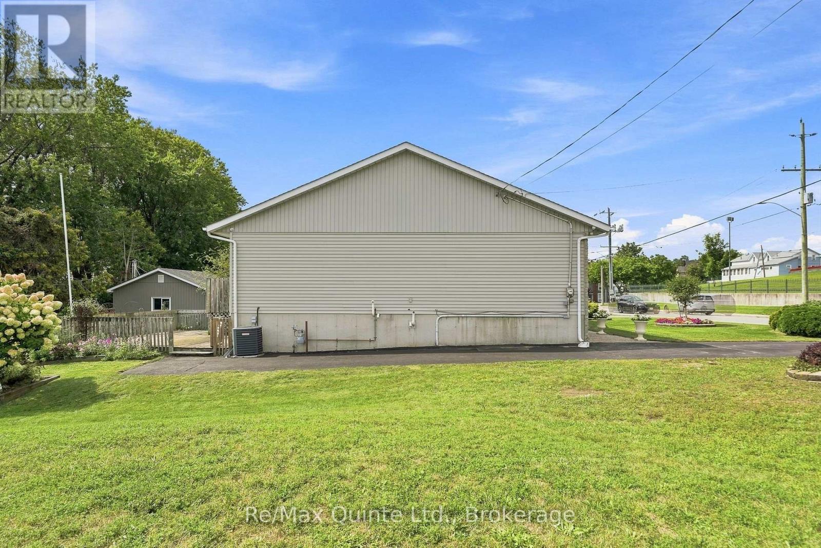 51 Bay Street, Quinte West, Ontario  K8V 1H4 - Photo 37 - X13758912