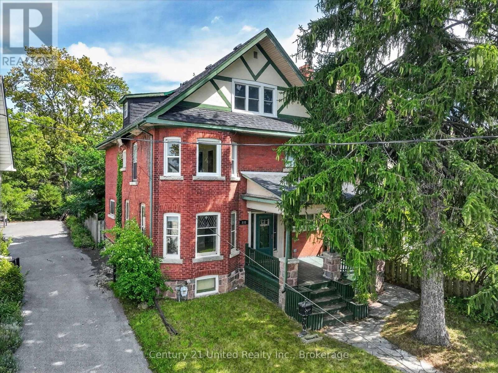 272 BURNHAM STREET, Peterborough, Ontario
