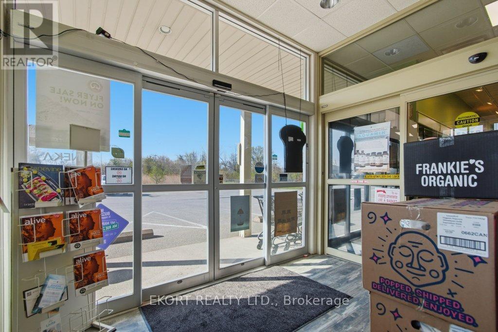 5529 62 Highway S, Prince Edward County, Ontario  K8N 4Z7 - Photo 11 - X13759164