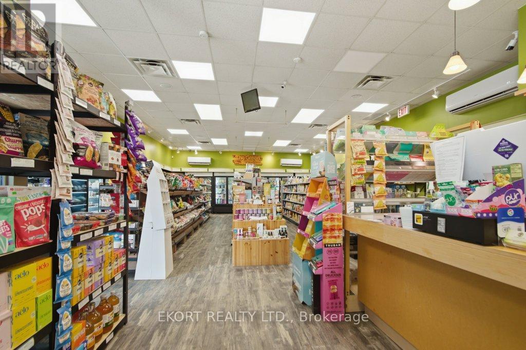 5529 62 Highway S, Prince Edward County, Ontario  K8N 4Z7 - Photo 12 - X13759164