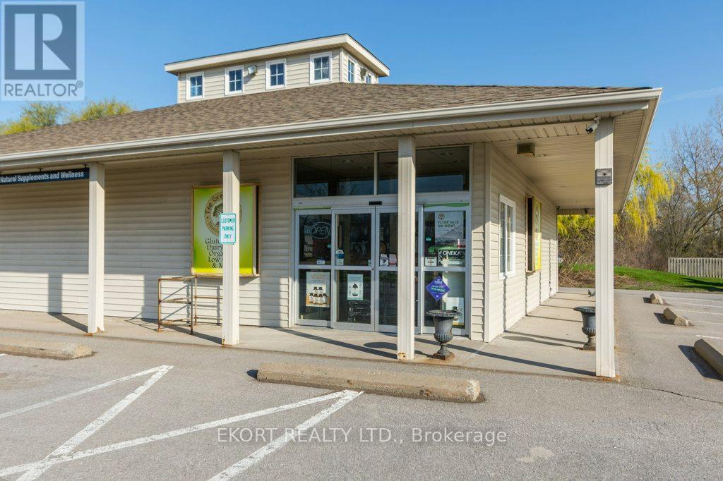 5529 62 Highway S, Prince Edward County, Ontario  K8N 4Z7 - Photo 2 - X13759164