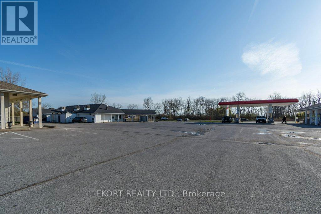 5529 62 Highway S, Prince Edward County, Ontario  K8N 4Z7 - Photo 3 - X13759164