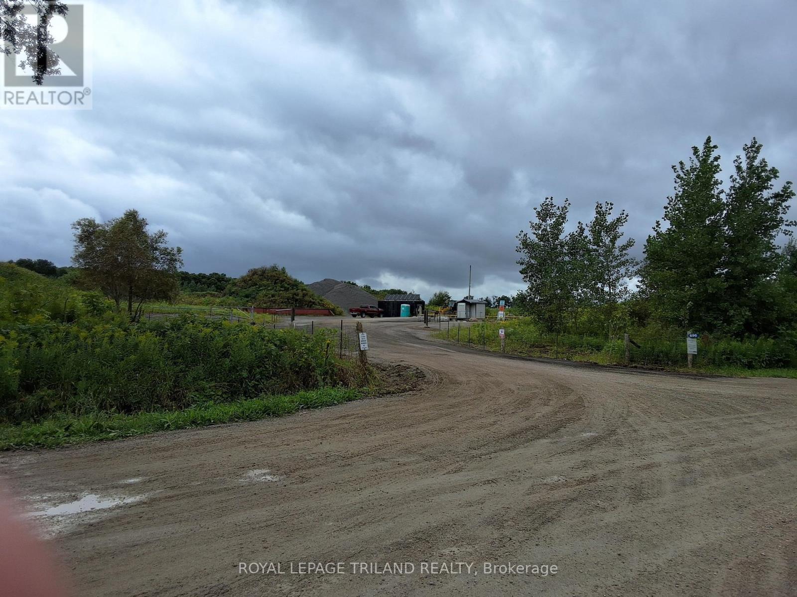 6745 Trafalgar Street, Thames Centre, Ontario  N0L 1G4 - Photo 4 - X13759238
