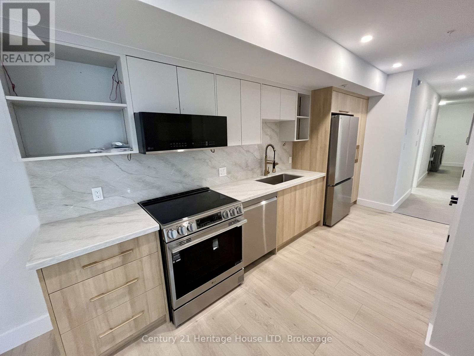 Lower Unit - 99a Moffatt Street, St. Catharines, Ontario  L2P 2L6 - Photo 4 - X13758940