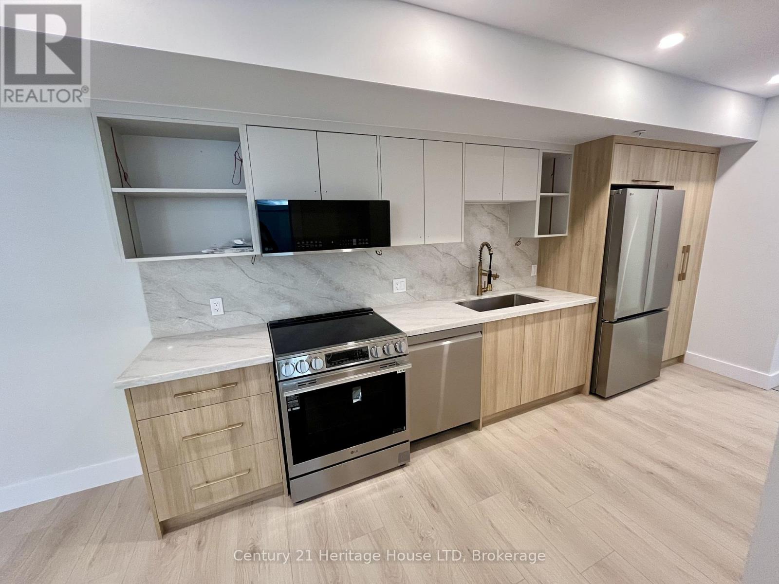 Lower Unit - 99a Moffatt Street, St. Catharines, Ontario  L2P 2L6 - Photo 5 - X13758940