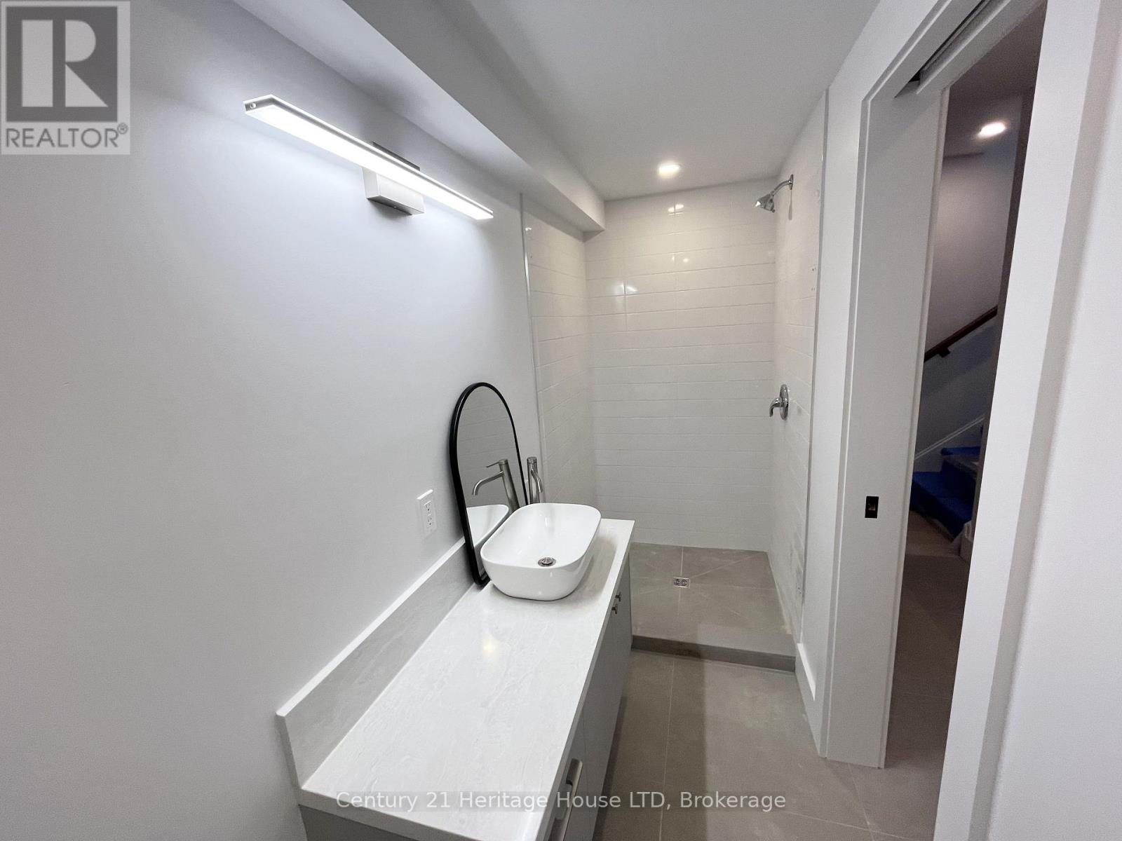 Lower Unit - 99b Moffatt Street, St. Catharines, Ontario  L2P 2L6 - Photo 14 - X13758990