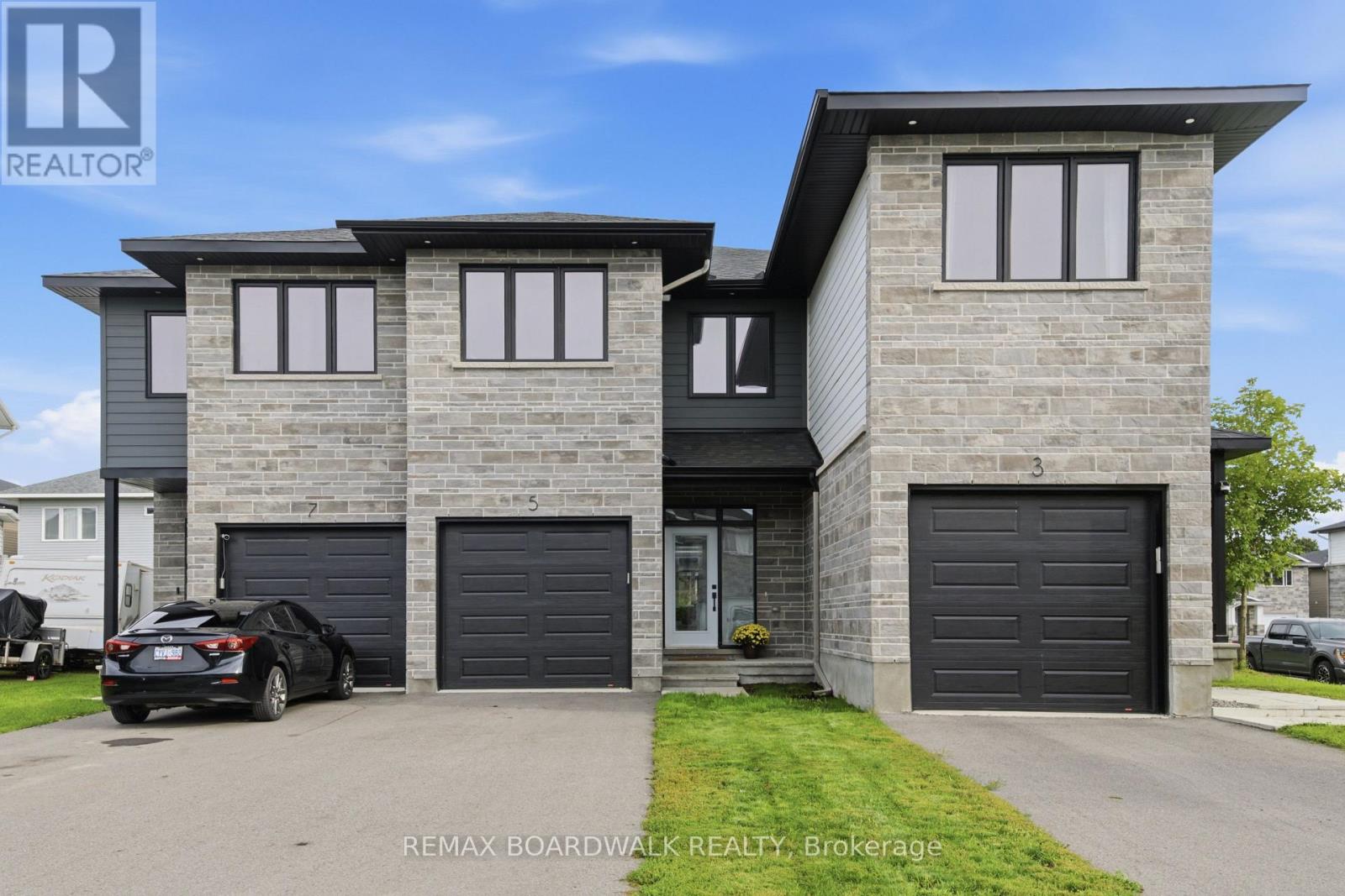 5 Morrall Court, Arnprior, Ontario  K7S 0J4 - Photo 1 - X13758996