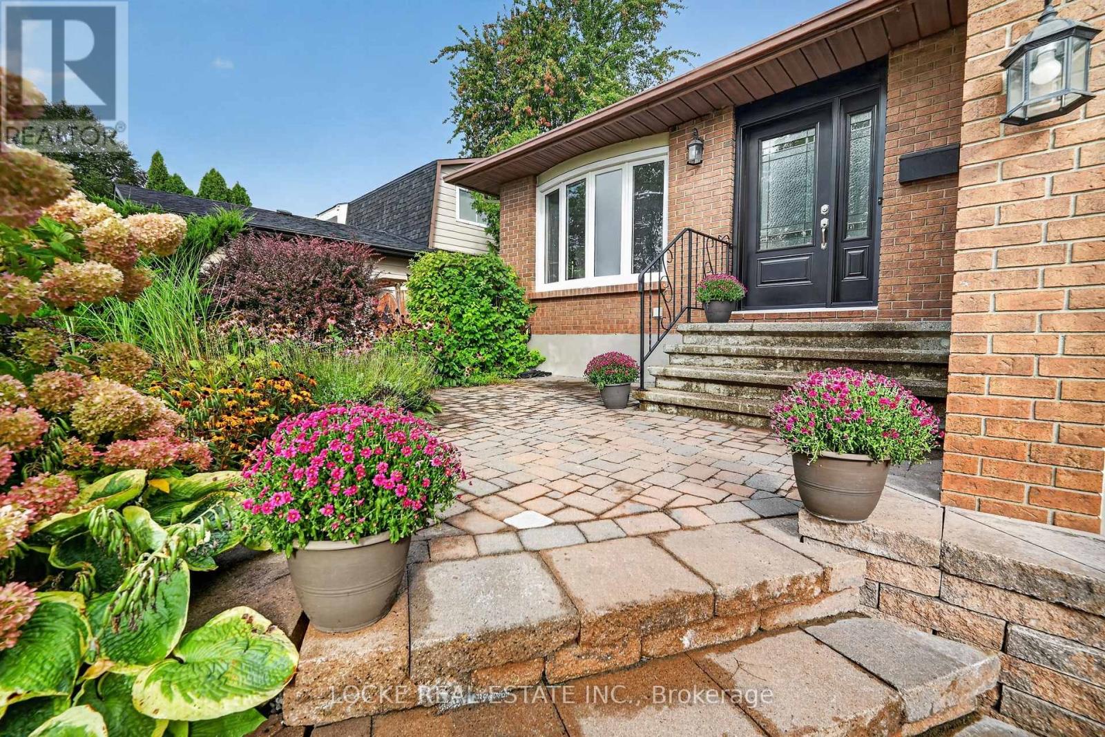 1161 Beaujolais Crescent, Ottawa, Ontario  K1C 2H5 - Photo 2 - X13759062