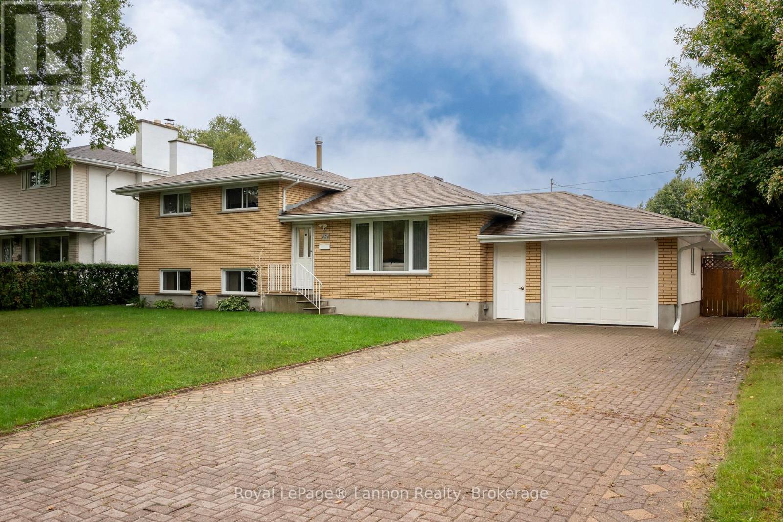 404 Riverview Drive, Thunder Bay, Ontario  P7C 1R6 - Photo 1 - X13759200