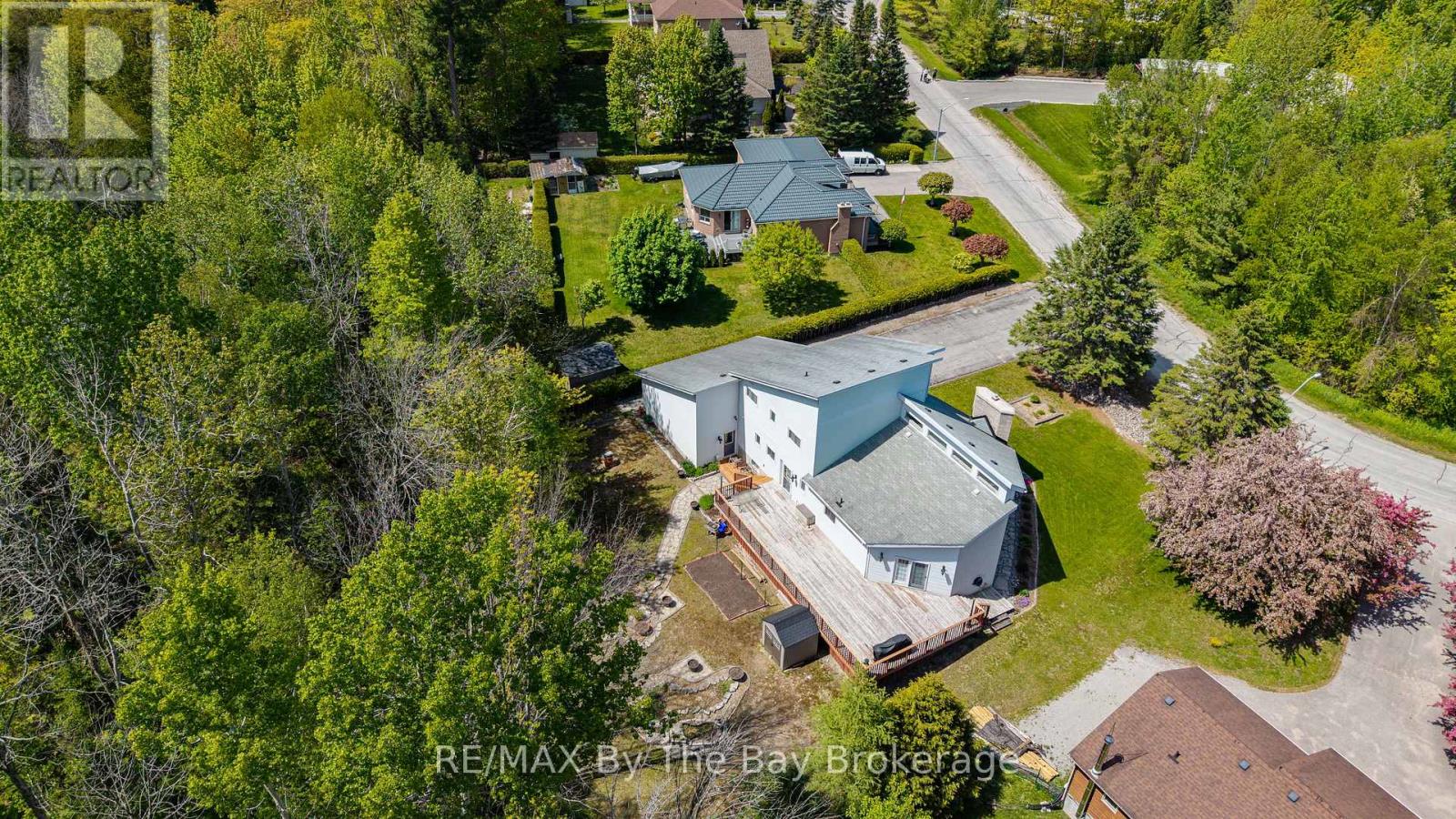 32 Bridlewood Crescent, Wasaga Beach, Ontario  L9Z 1B4 - Photo 3 - S13508386