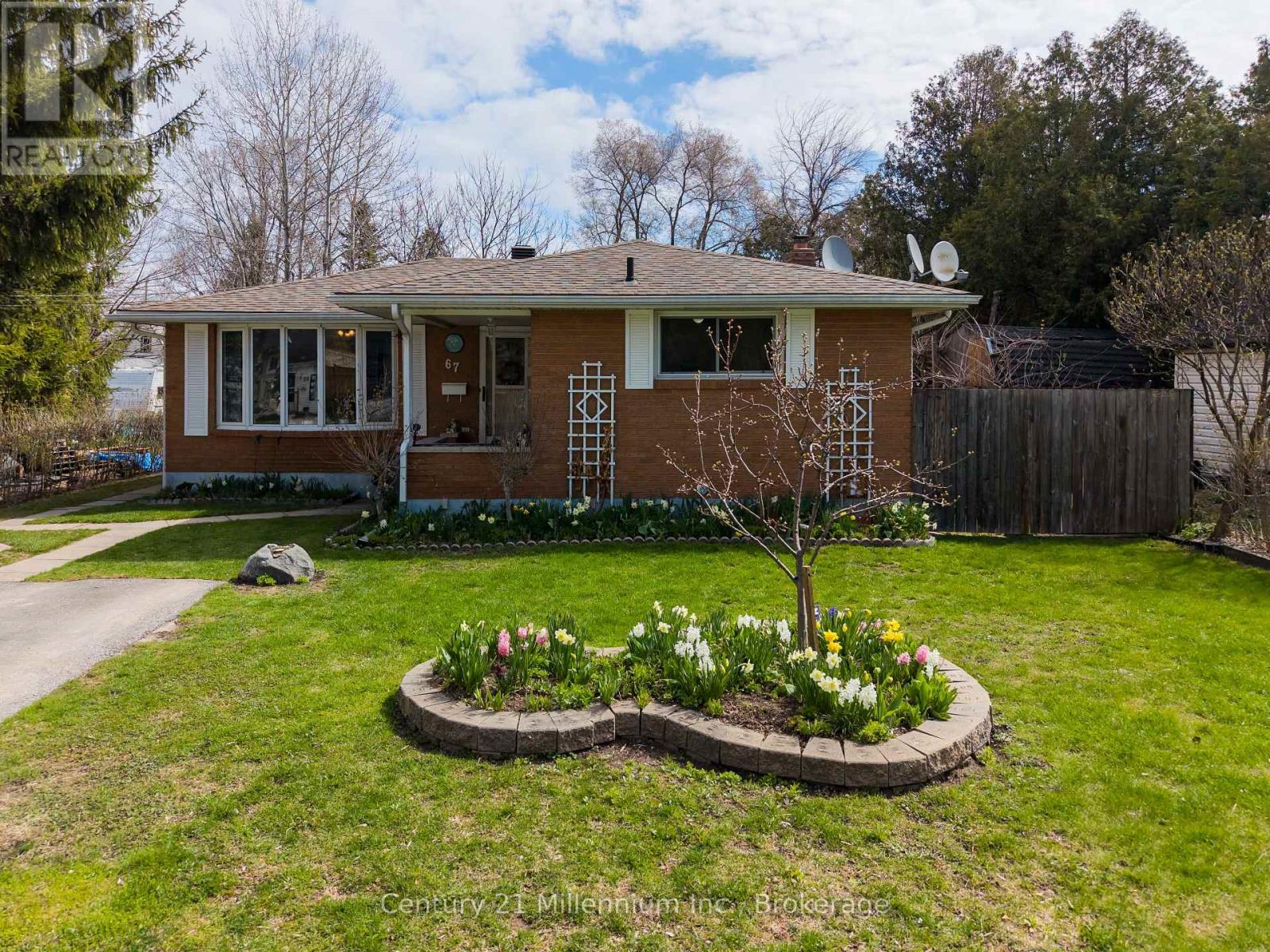 67 East Street E, Collingwood, Ontario  L9Y 3W7 - Photo 3 - S13759122
