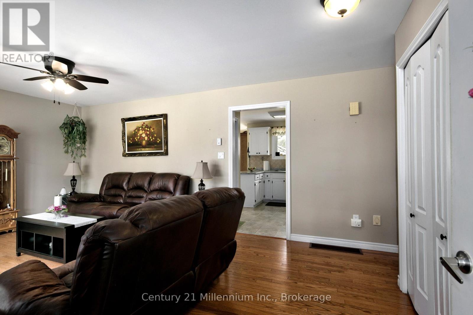 67 East Street E, Collingwood, Ontario  L9Y 3W7 - Photo 5 - S13759122
