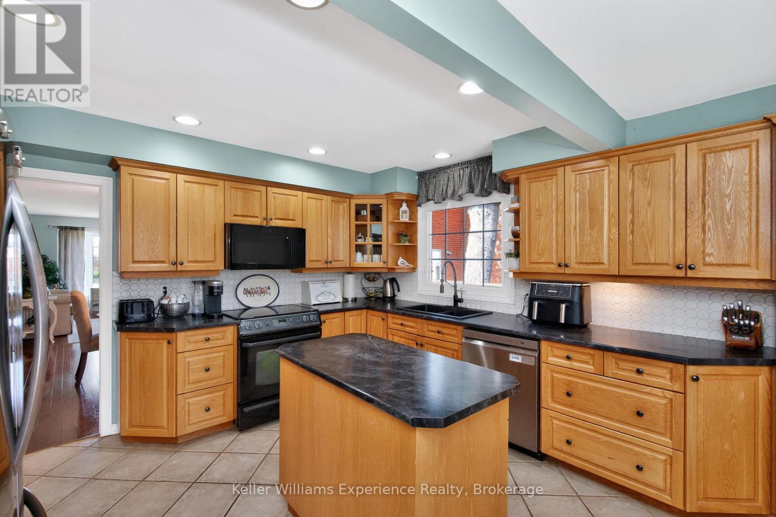 933 Playfair Road, Midland, Ontario  L4R 4X9 - Photo 14 - S13759176