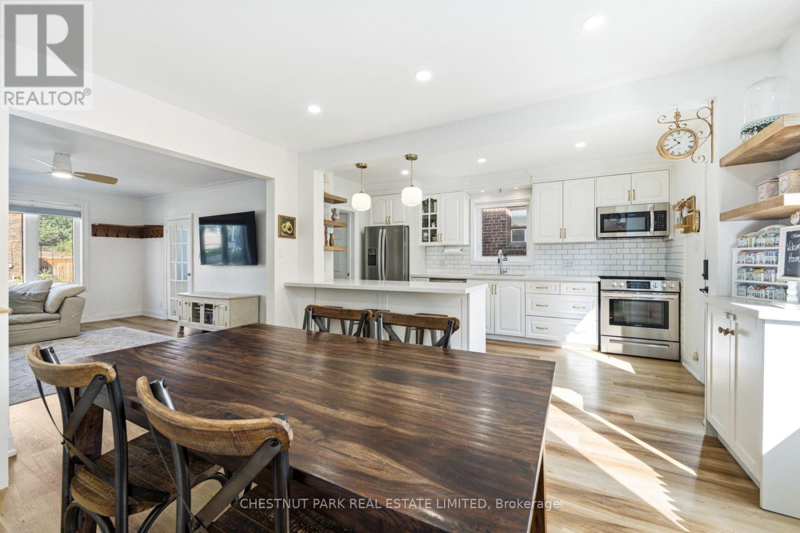 465 Oakwood Avenue, Toronto, Ontario  M6E 2W4 - Photo 13 - C13758988